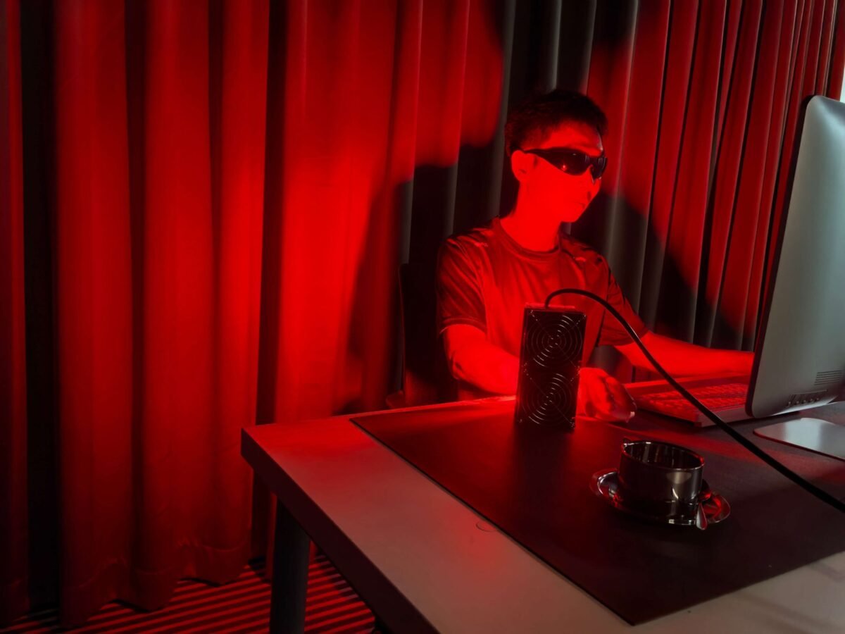 Phototherapy for post-workout muscle soreness - red light therapy for muscle recovery