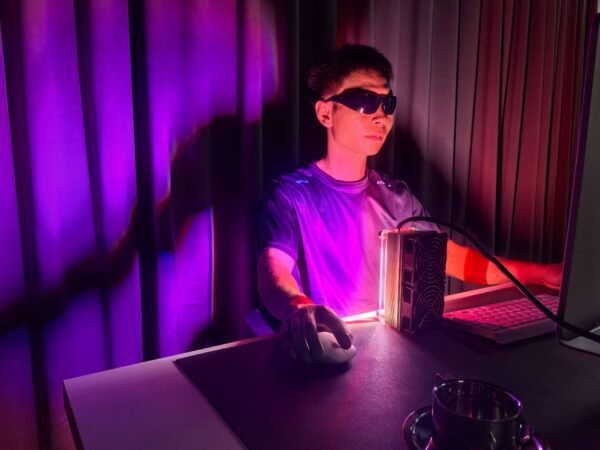 Sweet Aurora-O office light therapy device for Natural Brain Fog Relief & Focus Boost during work hours